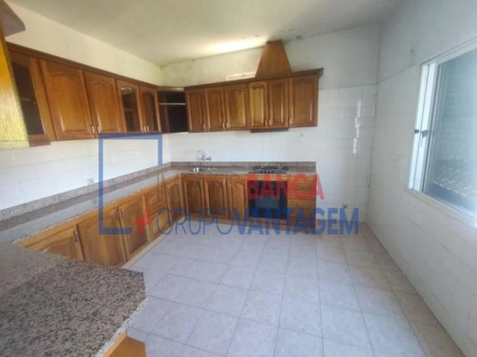 Moradia T6 para Venda em Estreito de Camara de Lobos Foto 2