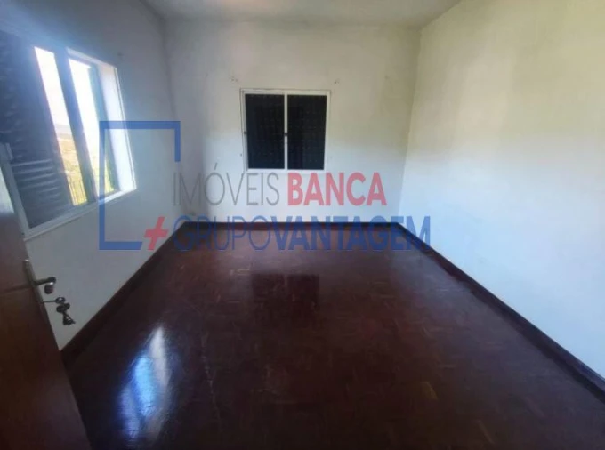 Moradia T6 para Venda em Estreito de Camara de Lobos Foto 5