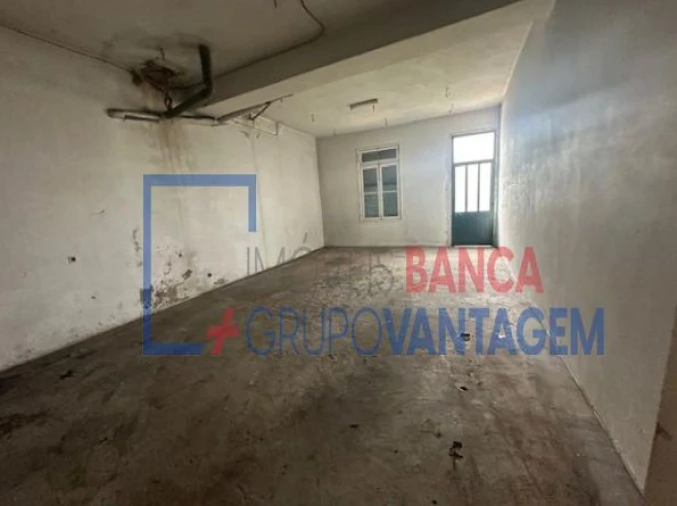 Moradia T6 para Venda em Estreito de Camara de Lobos Foto 13