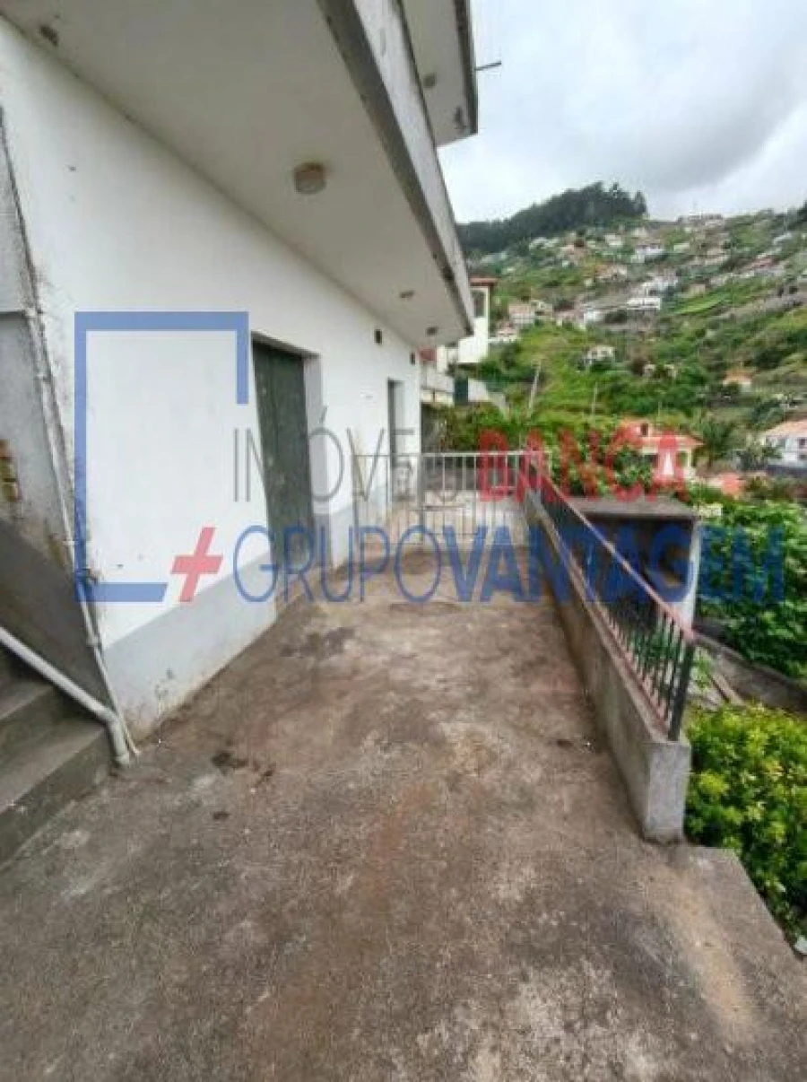 Moradia T6 para Venda em Estreito de Camara de Lobos Foto 14