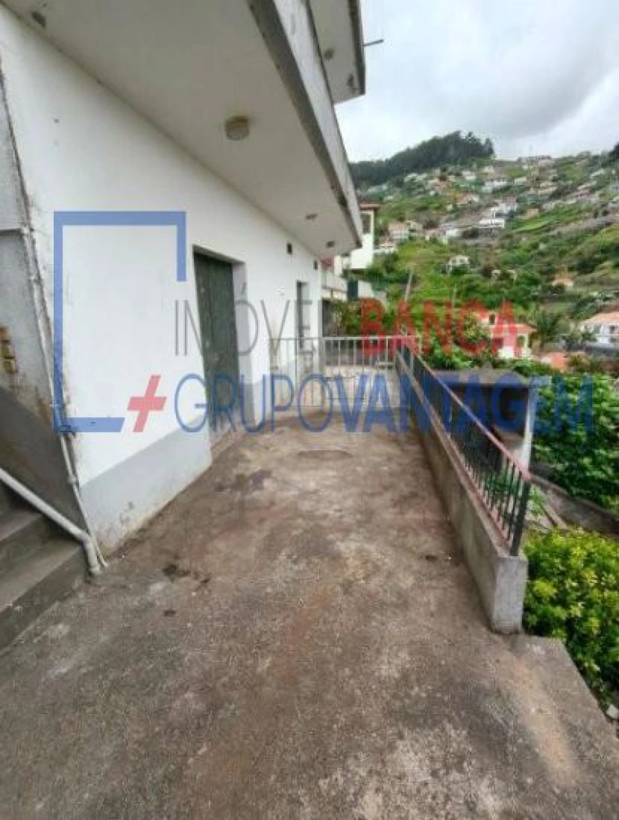 Moradia T6 para Venda em Estreito de Camara de Lobos Foto 16