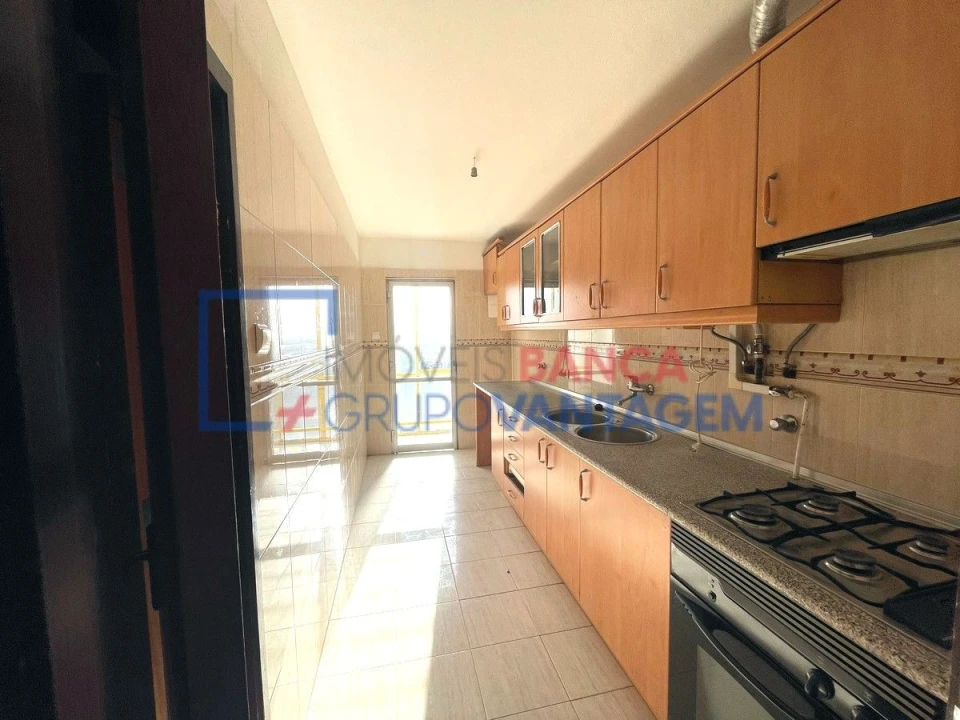 Apartamento T3 para Venda em Laranjeiro e Feijó Foto 2