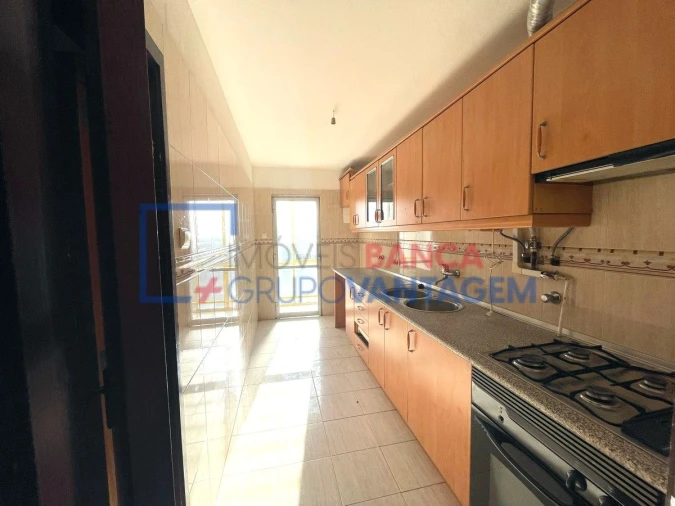 Apartamento T3 para Venda em Laranjeiro e Feijó Foto 2