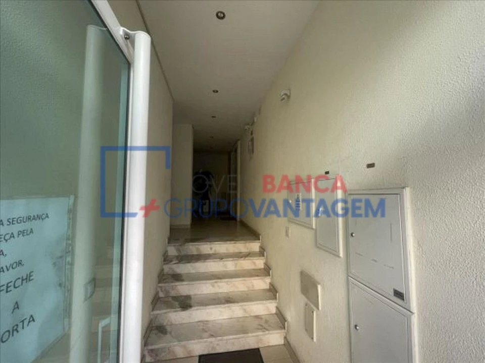 Apartamento T3 para Venda em Palhais e Coina Foto 5