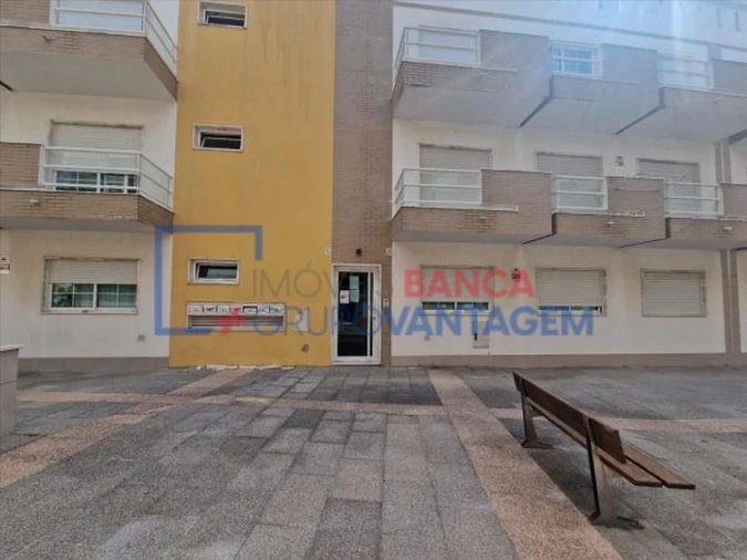 Apartamento T3 para Venda em Palhais e Coina Foto 1