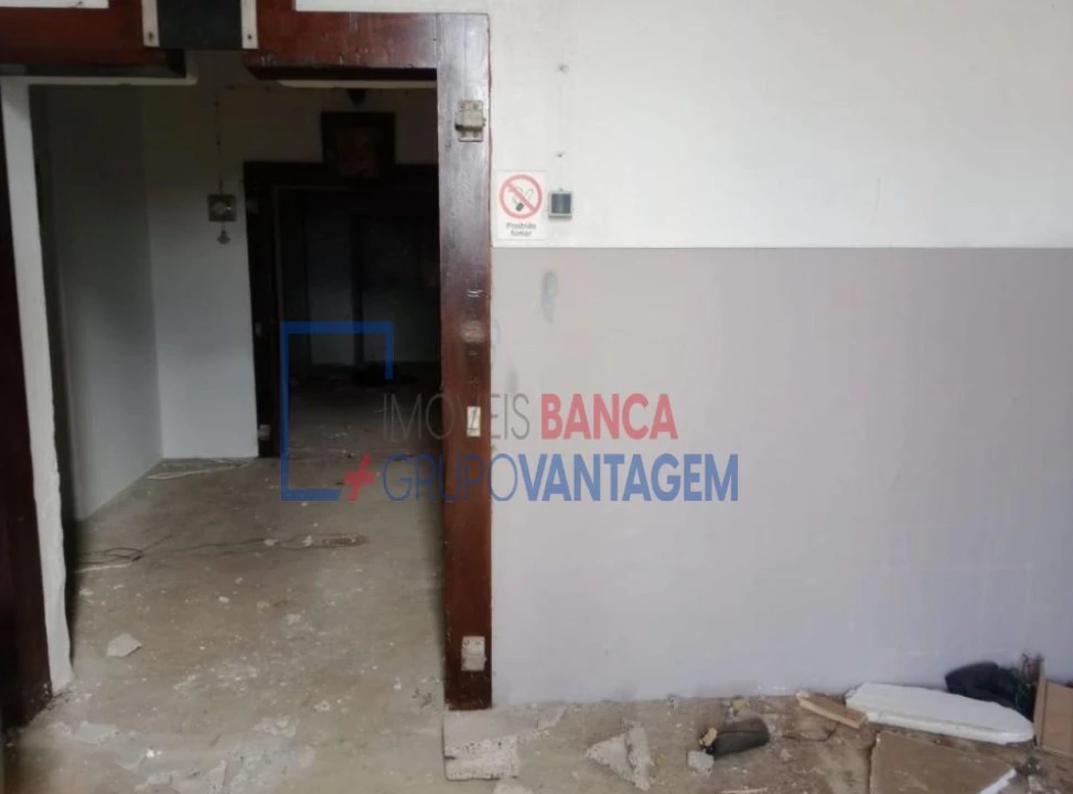 Armazém para Venda em Praia da Vitoria (Santa Cruz) Foto 16