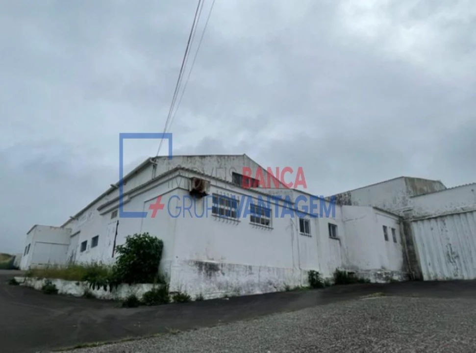 Armazém para Venda em Praia da Vitoria (Santa Cruz) Foto 22