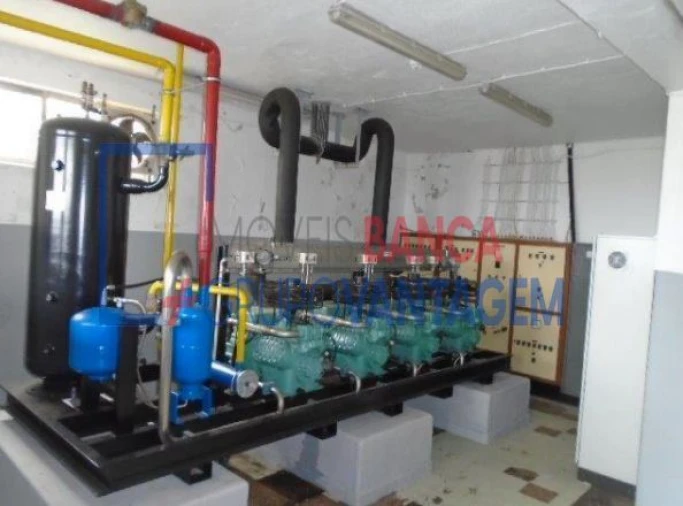 Armazém para Venda em Praia da Vitoria (Santa Cruz) Foto 10