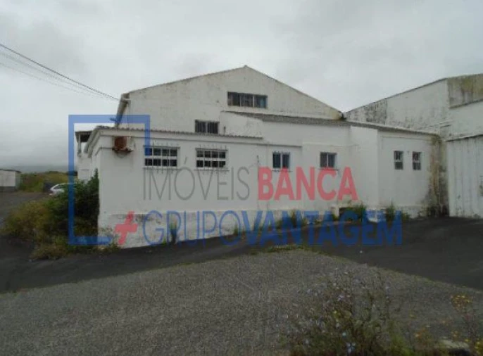 Armazém para Venda em Praia da Vitoria (Santa Cruz) Foto 21