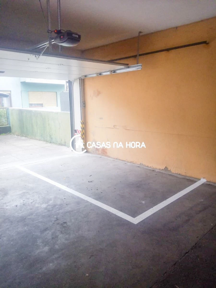 Negócio para Arrendamento em Arcozelo Foto 1