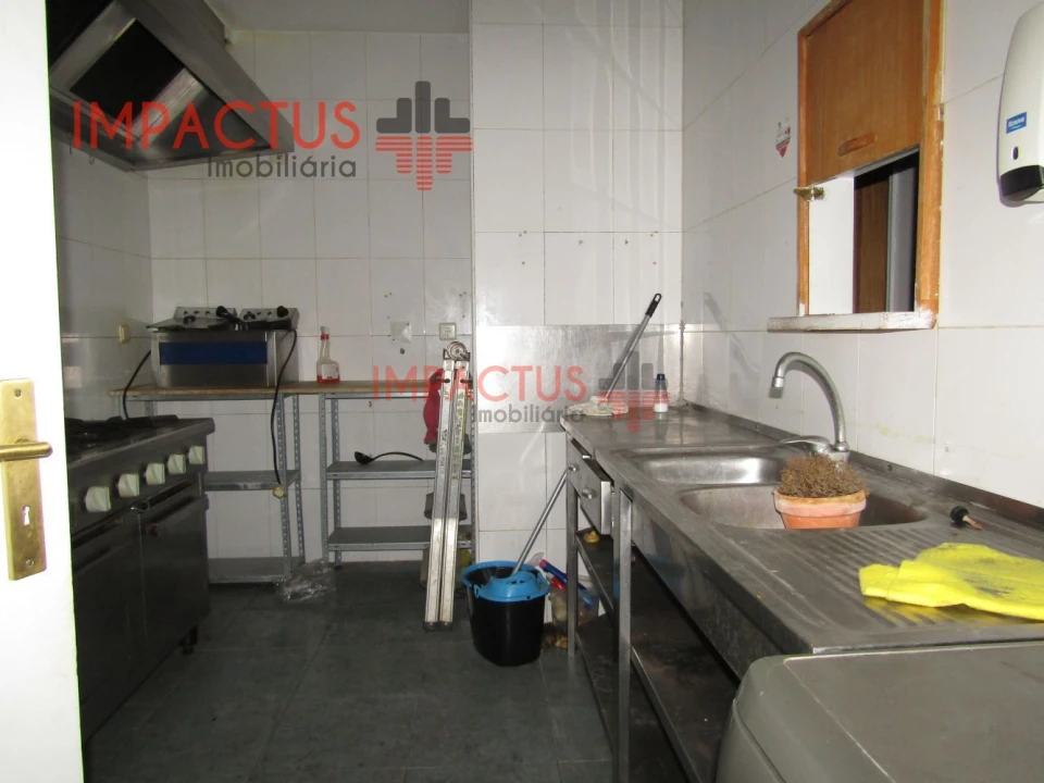 Loja para Arrendamento em Castêlo da Maia Foto 8