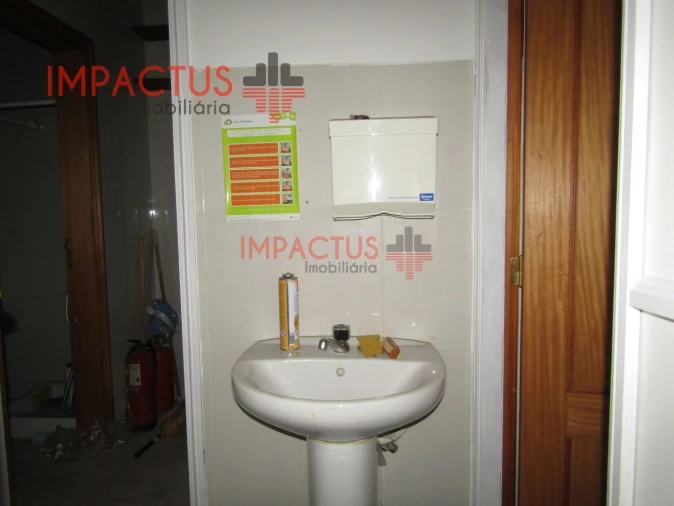 Loja para Arrendamento em Castêlo da Maia Foto 15