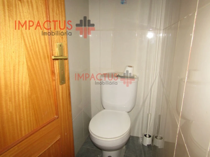 Loja para Arrendamento em Castêlo da Maia Foto 16