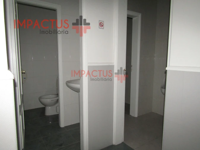 Loja para Arrendamento em Castêlo da Maia Foto 17