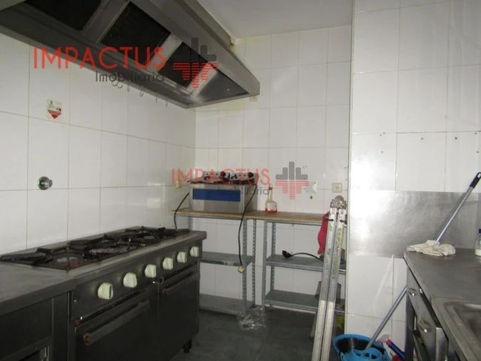 Loja para Arrendamento em Castêlo da Maia Foto 9