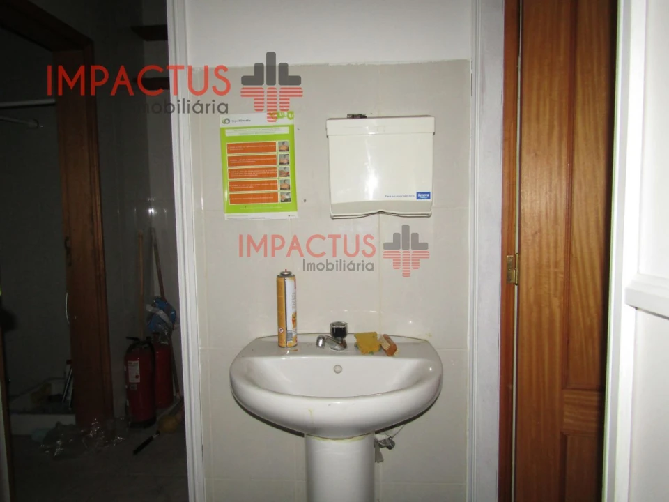 Loja para Arrendamento em Castêlo da Maia Foto 15