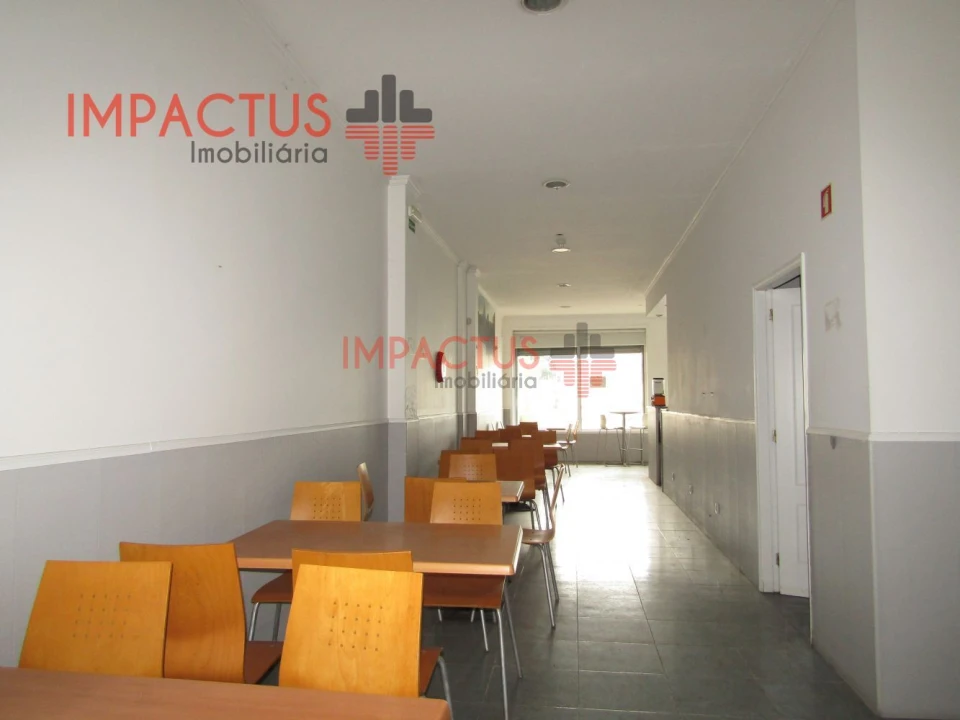 Loja para Arrendamento em Castêlo da Maia Foto 4