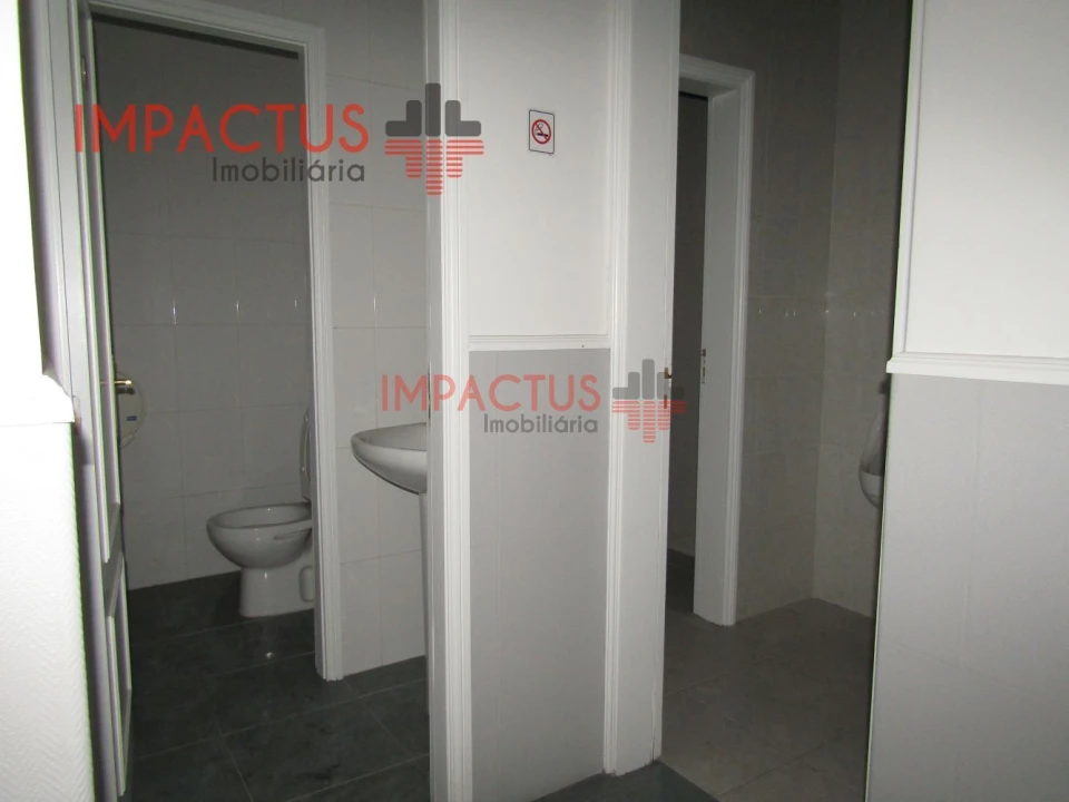 Loja para Arrendamento em Castêlo da Maia Foto 17