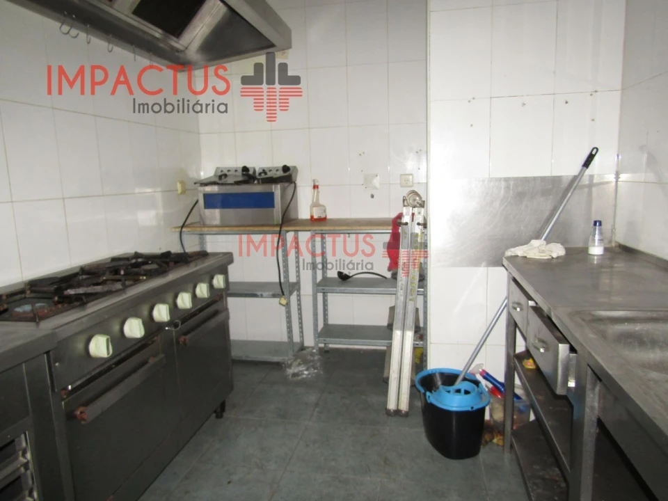 Loja para Arrendamento em Castêlo da Maia Foto 7