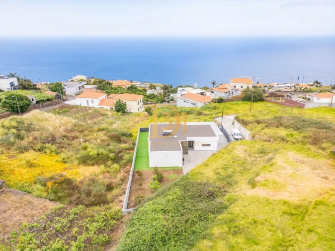 Moradia T2 para Venda em Estreito da Calheta Foto 18