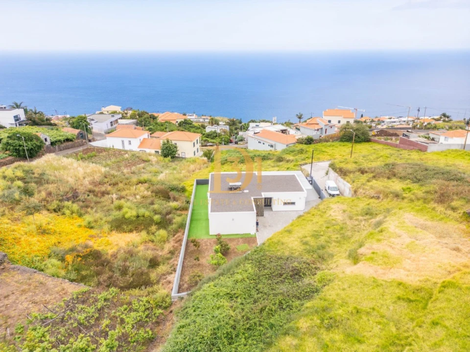 Moradia T2 para Venda em Estreito da Calheta Foto 18