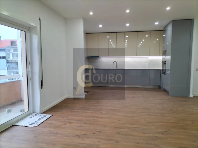 Apartamento T3 para Venda em Aguas Santas Foto 1