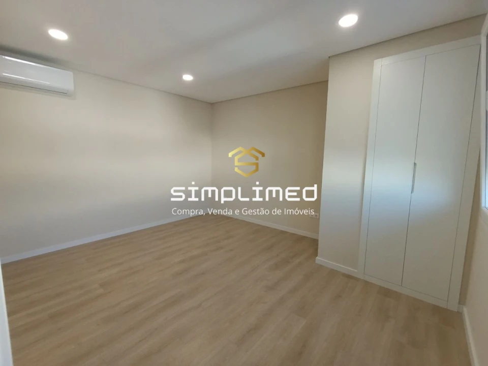 Apartamento T3 para Venda em Covilhã e Canhoso Foto 17