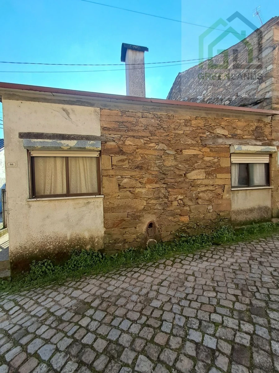 Moradia T1 para Venda em Mouronho