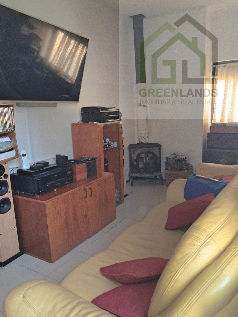 Moradia T1 para Venda em Mouronho Foto 6