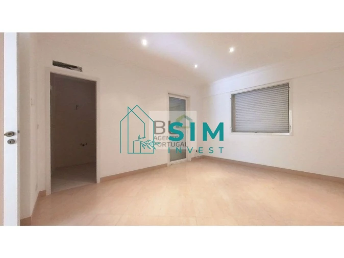 Moradia T4 para Venda em Além da Ribeira e Pedreira Foto 7