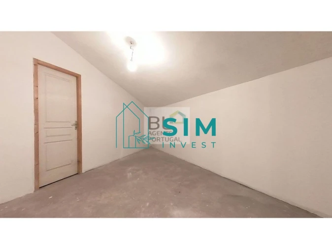 Moradia T4 para Venda em Além da Ribeira e Pedreira Foto 11