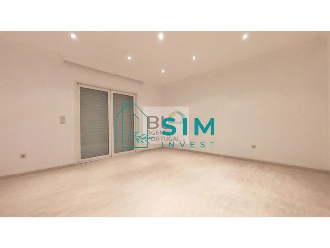 Moradia T4 para Venda em Além da Ribeira e Pedreira Foto 14