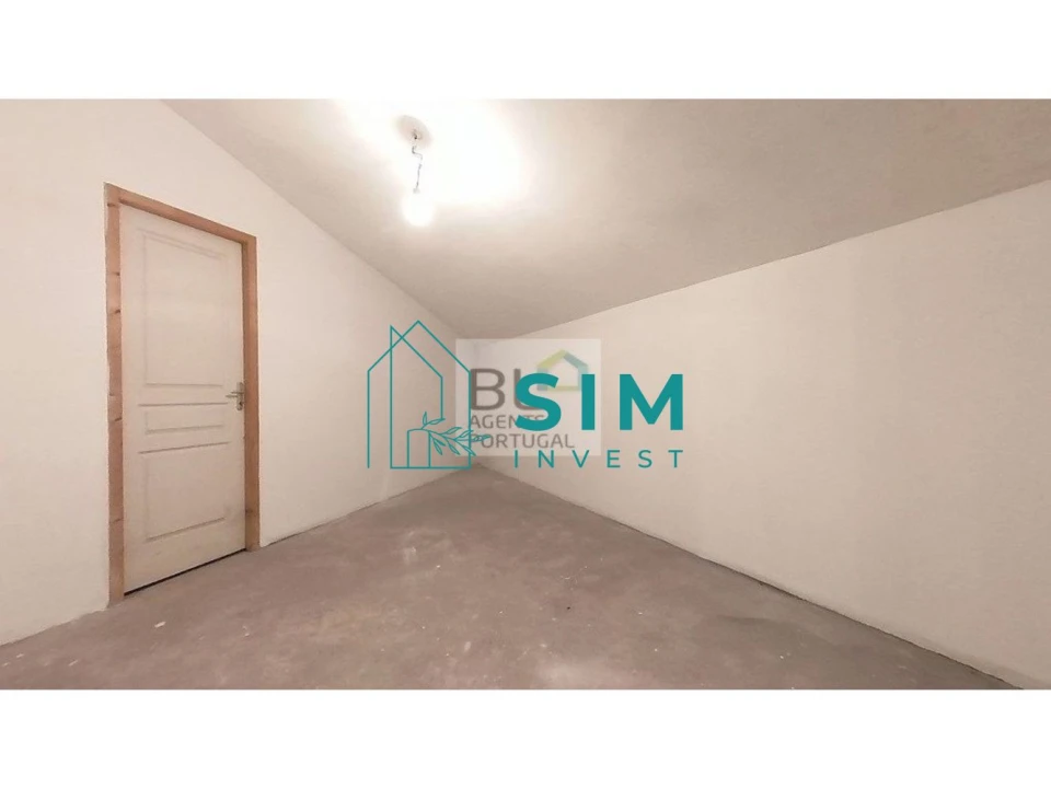 Moradia T4 para Venda em Além da Ribeira e Pedreira Foto 11