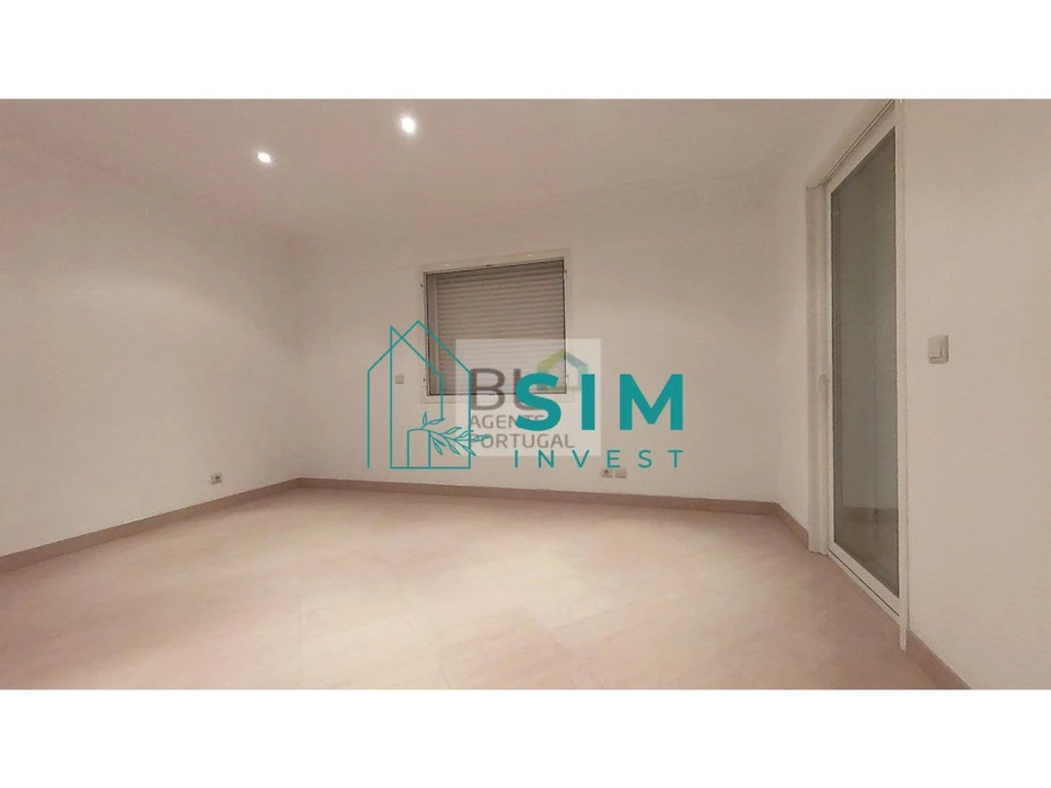 Moradia T4 para Venda em Além da Ribeira e Pedreira Foto 17