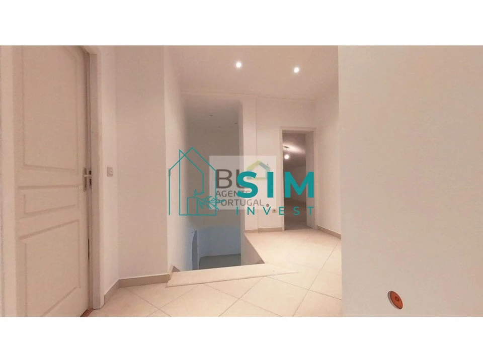 Moradia T4 para Venda em Além da Ribeira e Pedreira Foto 6