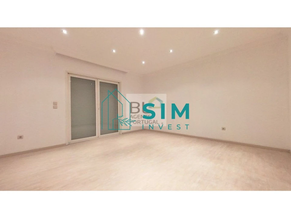 Moradia T4 para Venda em Além da Ribeira e Pedreira Foto 14