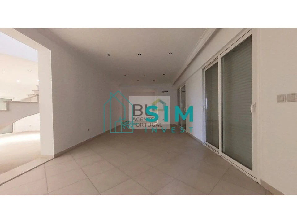 Moradia T4 para Venda em Além da Ribeira e Pedreira Foto 16