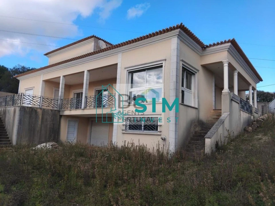 Moradia T4 para Venda em Além da Ribeira e Pedreira Foto 2