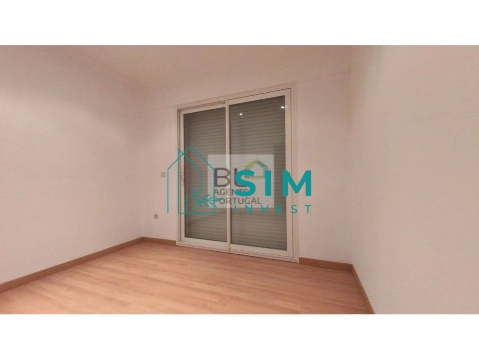 Moradia T4 para Venda em Além da Ribeira e Pedreira Foto 8