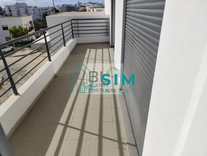Apartamento T3 para Venda em Quelfes Foto 6