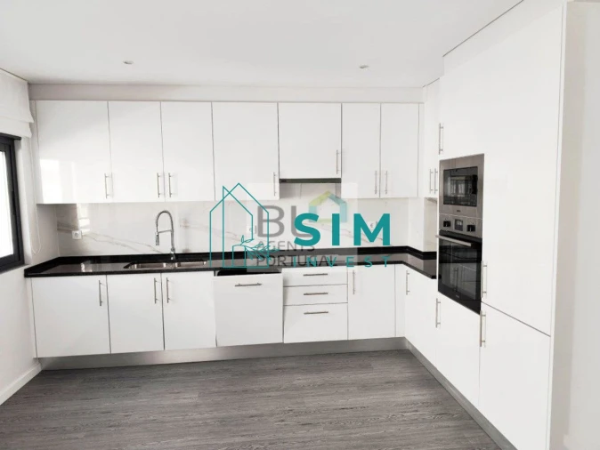 Apartamento T3 para Venda em Quelfes Foto 13