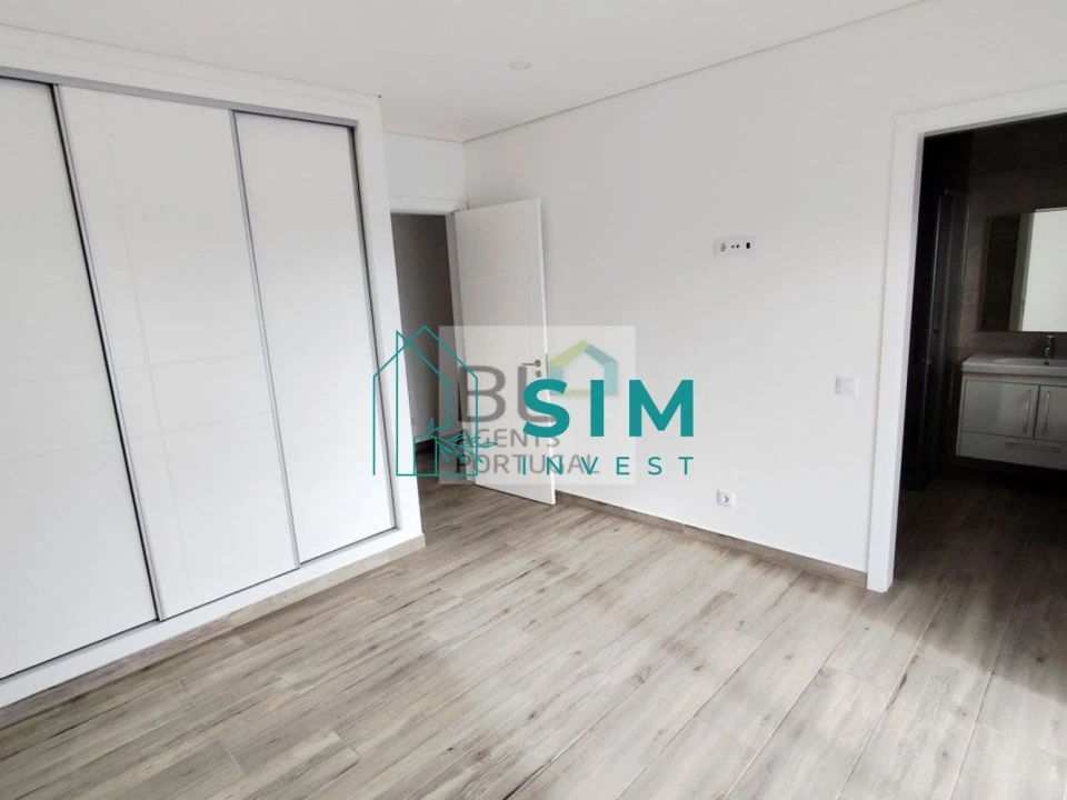 Moradia T4 para Venda em Altura Foto 15