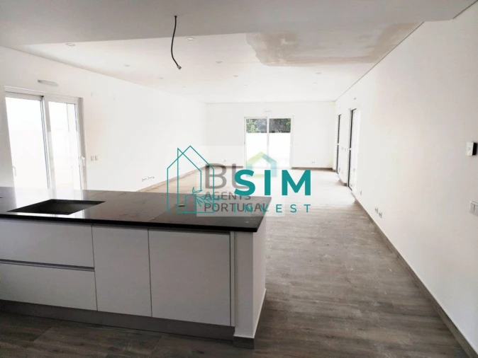 Moradia T4 para Venda em Altura Foto 8