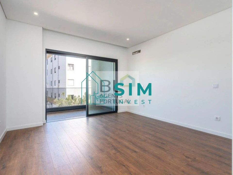 Apartamento T2 para Venda em Quelfes Foto 12