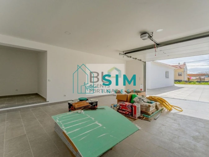 Moradia T4 para Venda em Atouguia da Baleia Foto 6