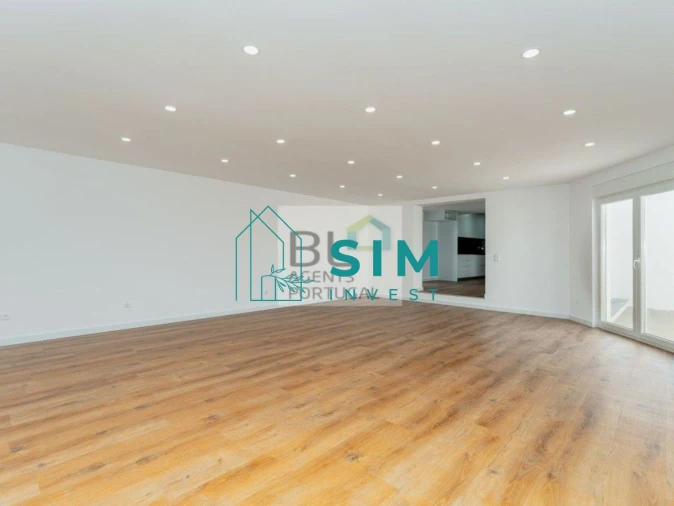 Moradia T4 para Venda em Atouguia da Baleia Foto 16