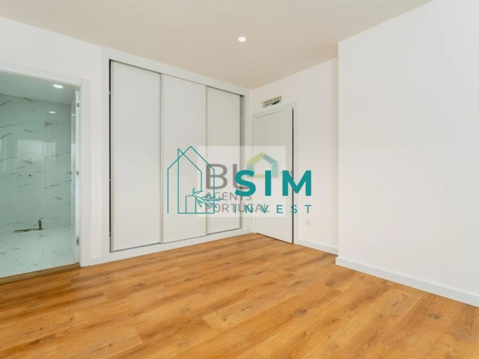 Moradia T4 para Venda em Atouguia da Baleia Foto 13