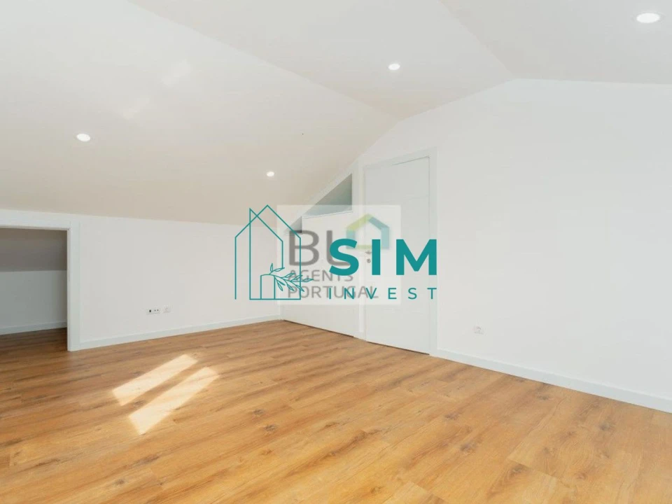 Moradia T4 para Venda em Atouguia da Baleia Foto 28