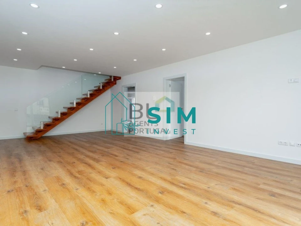 Moradia T4 para Venda em Atouguia da Baleia Foto 21