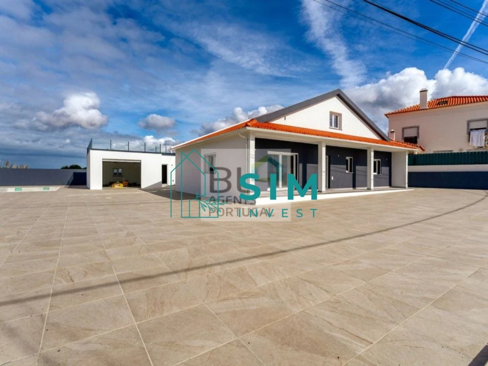 Moradia T4 para Venda em Atouguia da Baleia Foto 1